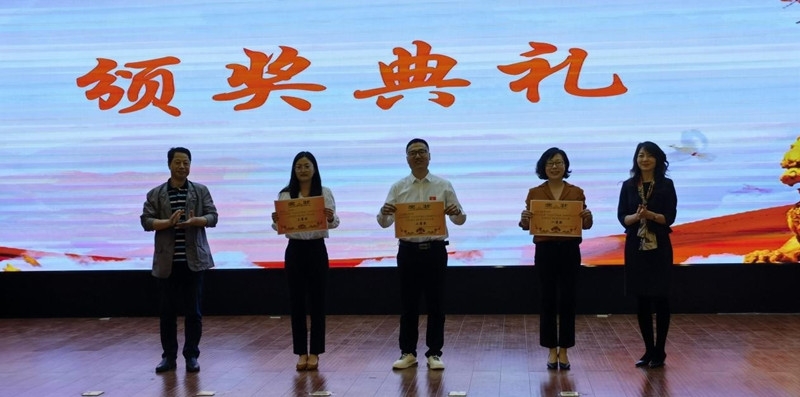 外语系“牢记百年使命 唱响时代之音”庆祝建党100周年合唱比赛2.jpg
